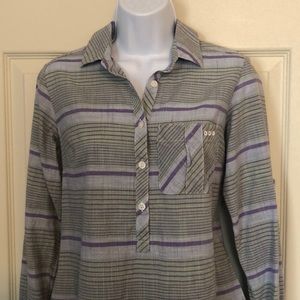 Columbia women’s cotton button front shirt -Medium